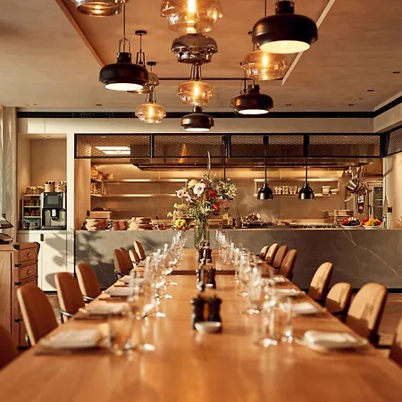 Hotel Park Plaza Vondelpark 4*